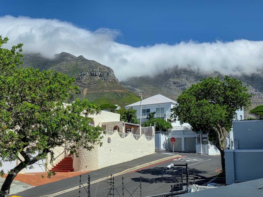 2 Bedroom Property for Sale in Vredehoek Western Cape